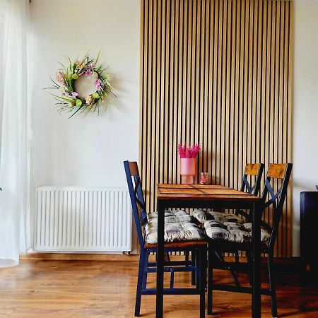 Komfortowy Apartament Dwupokojowy Z Tarasem I Garaz Ustka Exterior foto