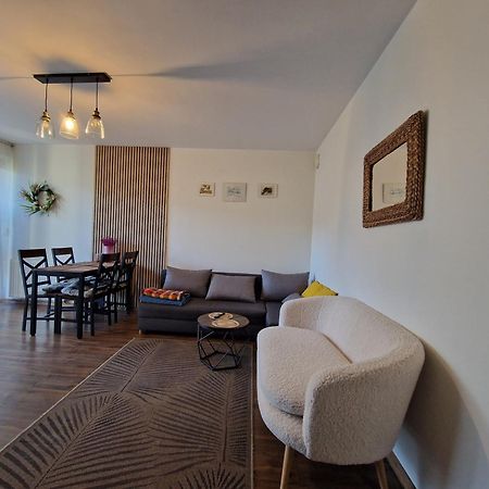 Komfortowy Apartament Dwupokojowy Z Tarasem I Garaz Ustka Exterior foto
