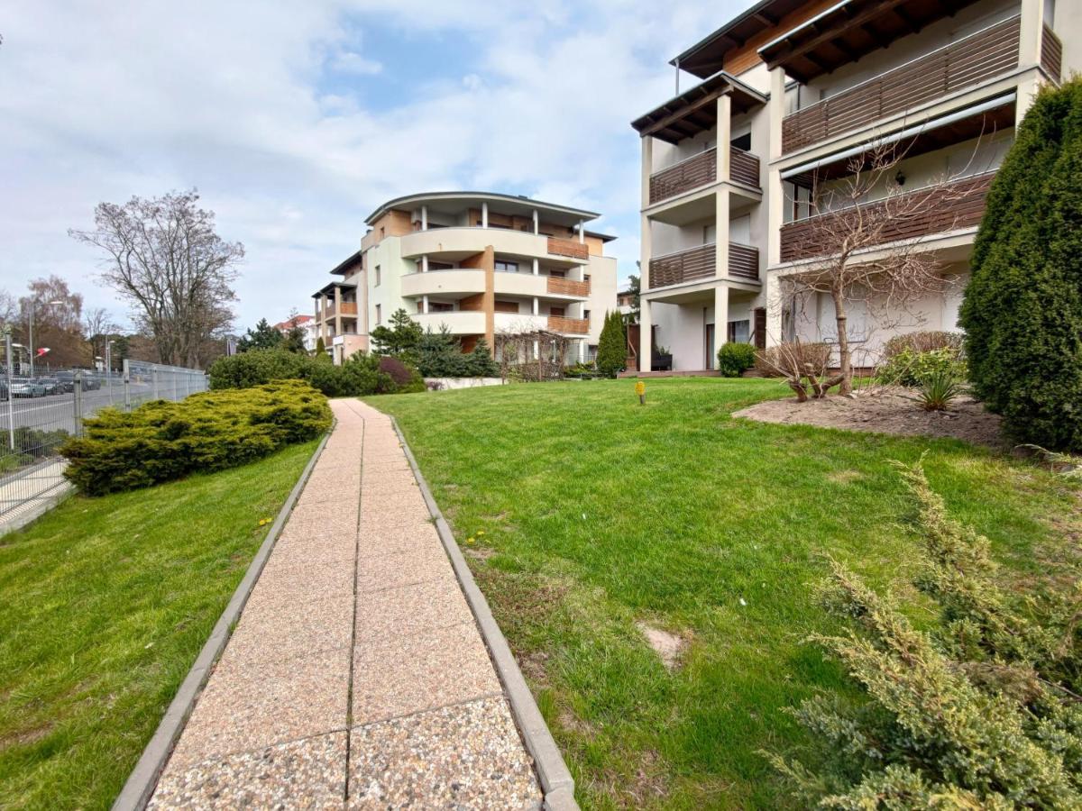 Komfortowy Apartament Dwupokojowy Z Tarasem I Garaz Ustka Exterior foto