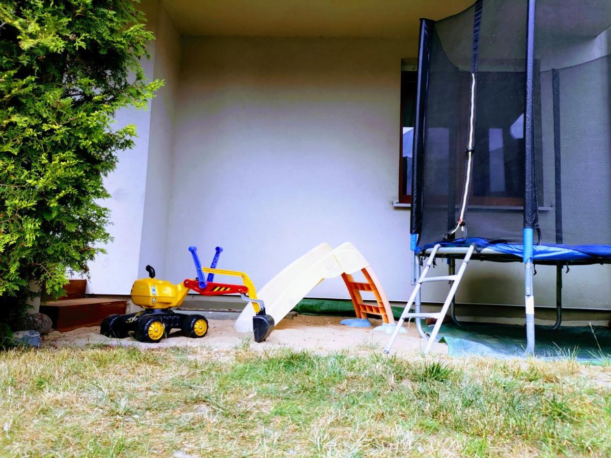 Komfortowy Apartament Dwupokojowy Z Tarasem I Garaz Ustka Exterior foto