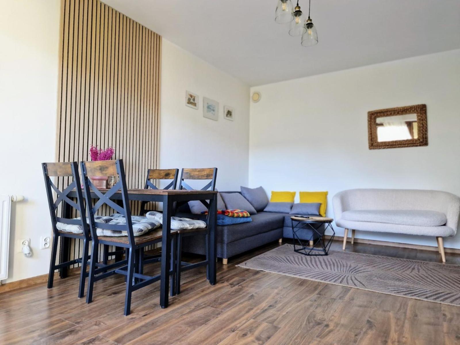 Komfortowy Apartament Dwupokojowy Z Tarasem I Garaz Ustka Exterior foto